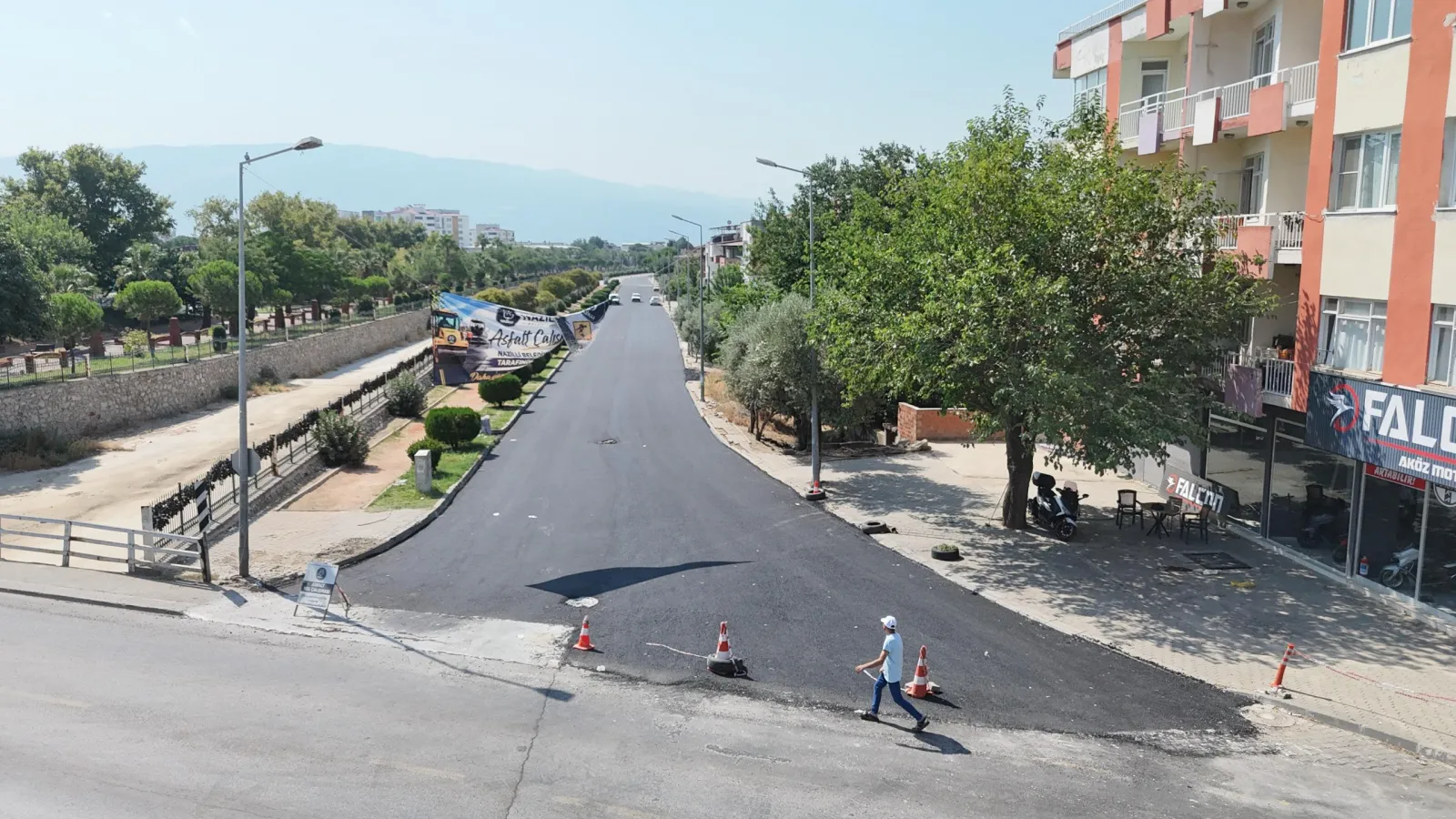 Nazilli Belediyesi'nden uçak pisti gibi yol