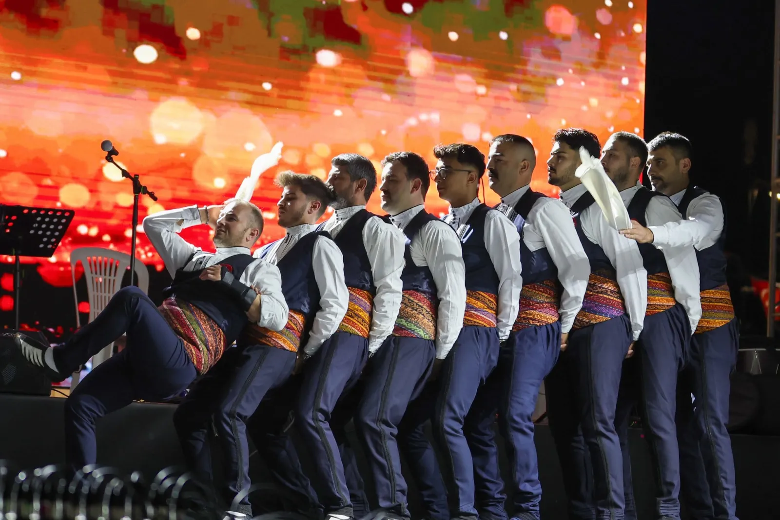 Sivas kongresinin yıldönümünde rekor ağırlama halayı evet - Fotoğraf Galerisi 1